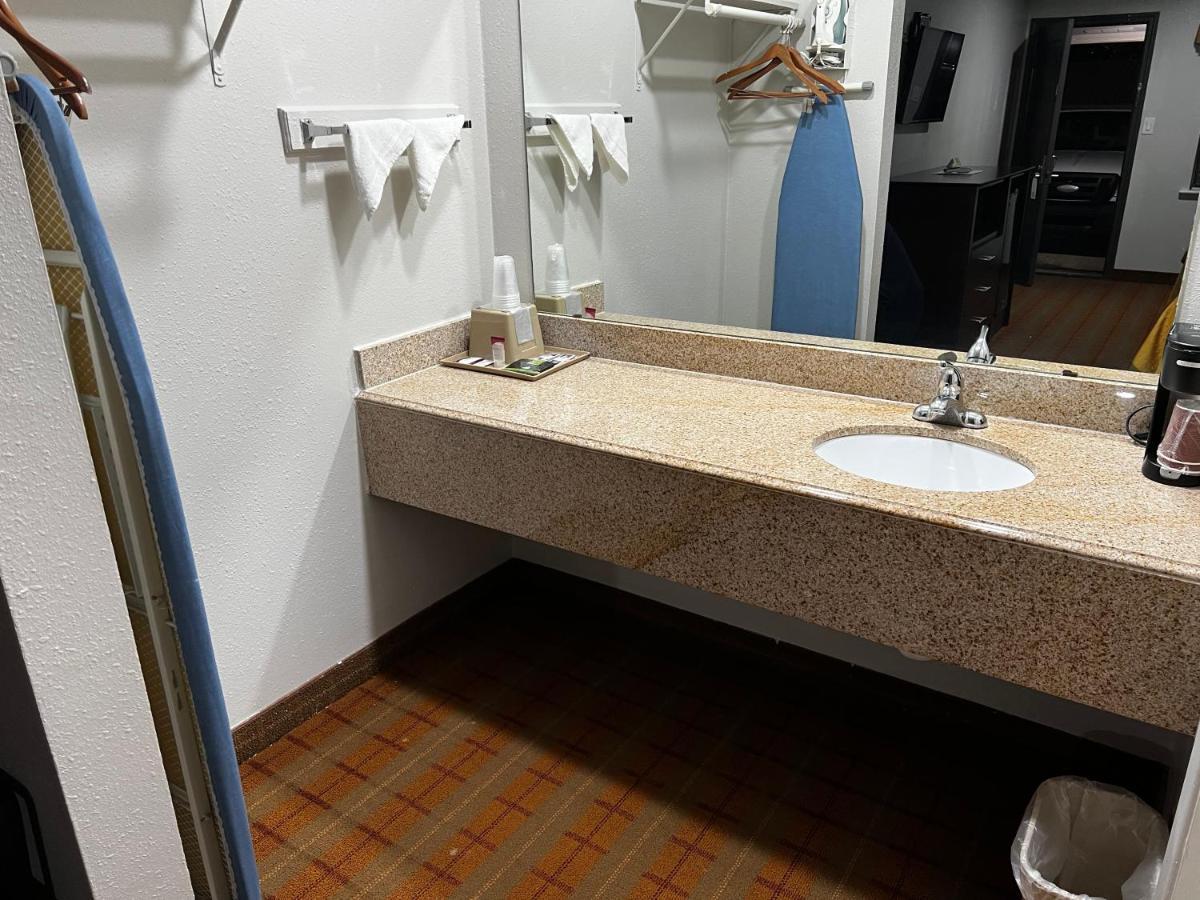 Economy Inn Ashdown ภายนอก รูปภาพ